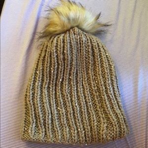 NEVER WORN Pom Pom Hat
